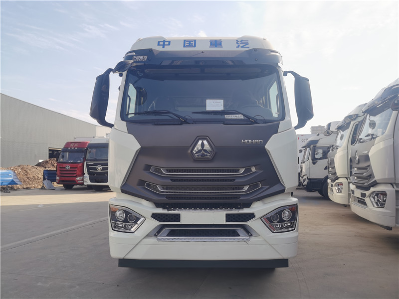 重汽豪翰前四后八9米6冷 重汽豪翰前四后八9米6冷