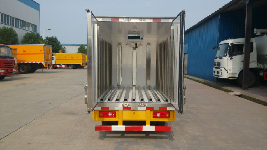 長安醫(yī)藥冷藏車