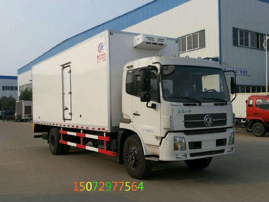東風(fēng)天錦7米4冷藏車