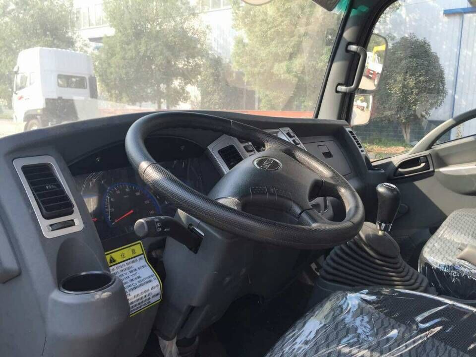 大運(yùn)4米2冷藏車 (1).jpg