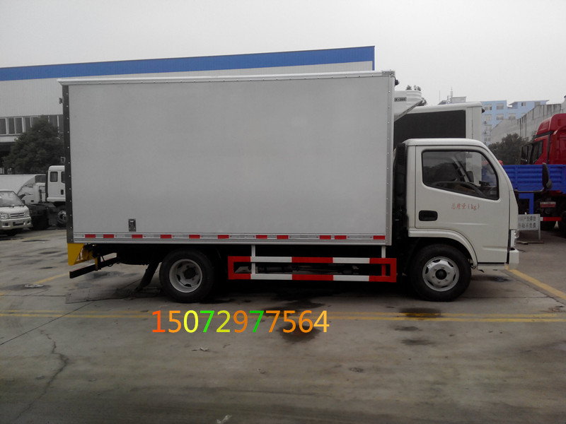 東風(fēng)小多利卡4米2冷藏車