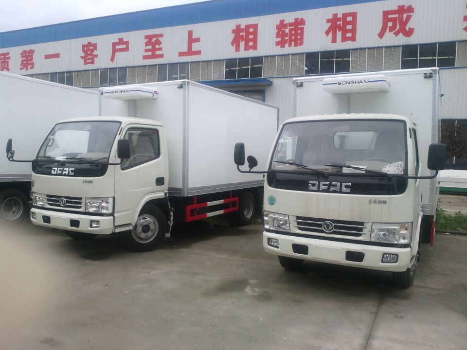 東風(fēng)銳鈴4米2冷藏車