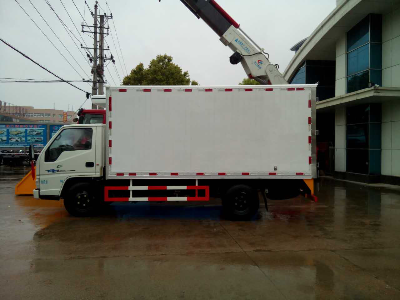 江鈴4米2冷藏車