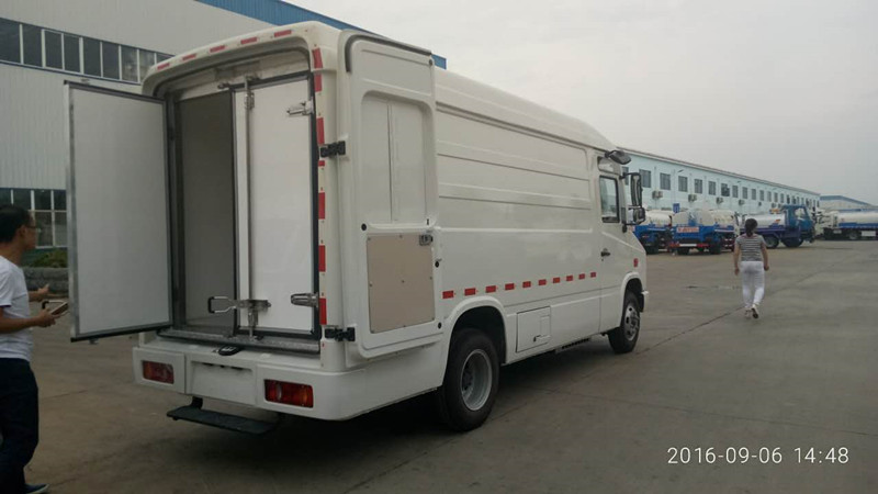 東風(fēng)天來國五面包冷藏車