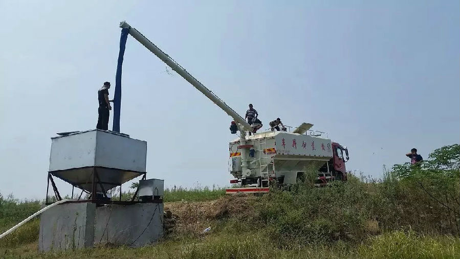 20方散裝飼料車
