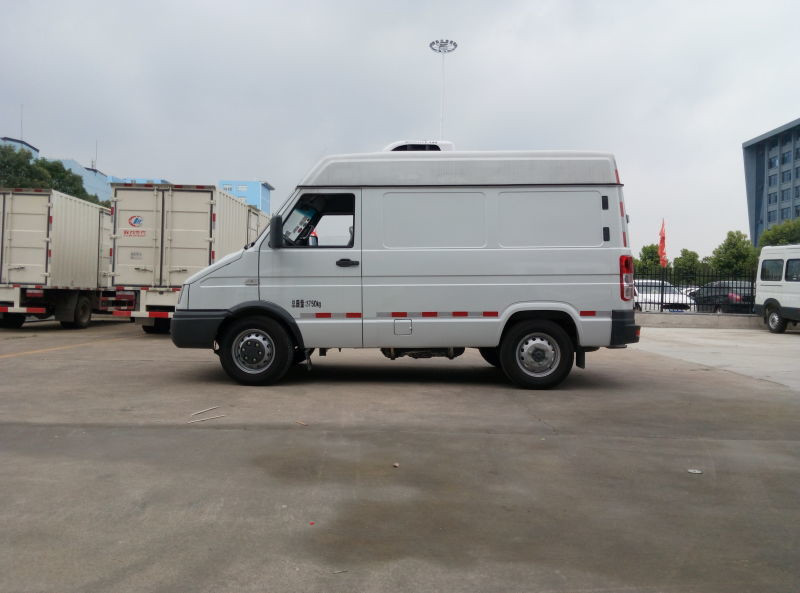 依維柯國五面包冷藏車