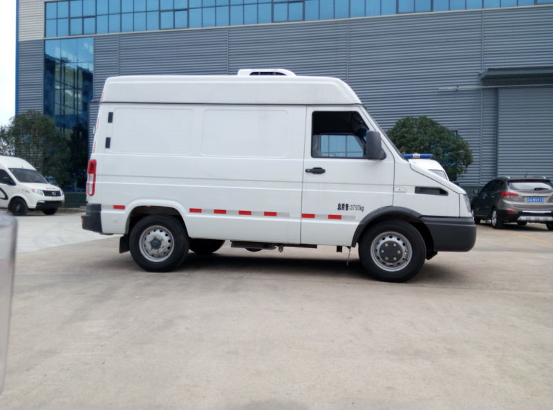 依維柯國五面包冷藏車