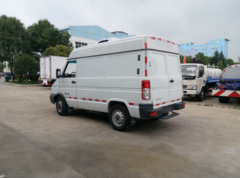 依維柯面包冷藏車 (5).jpg