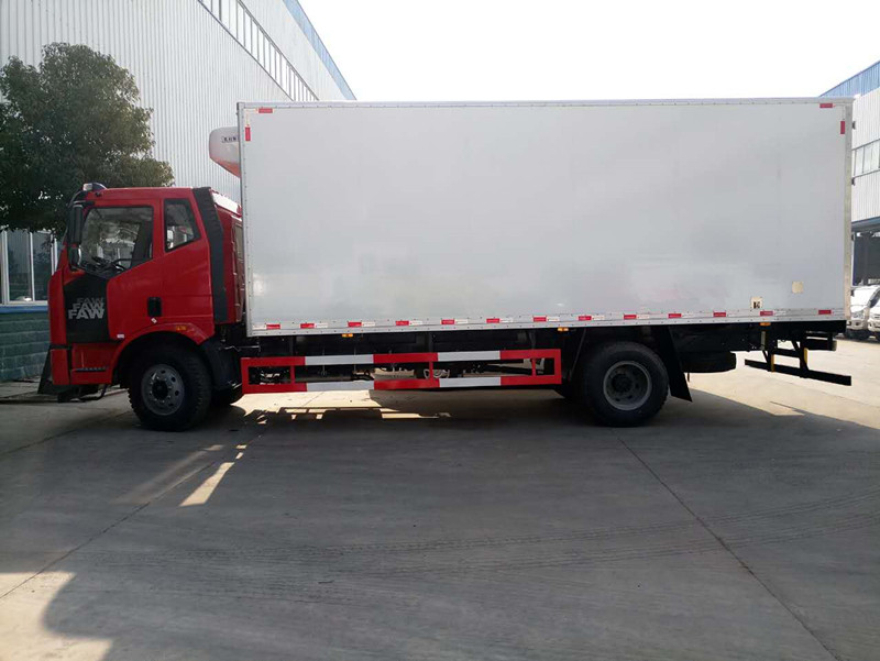 解放J6國五6米8冷藏車