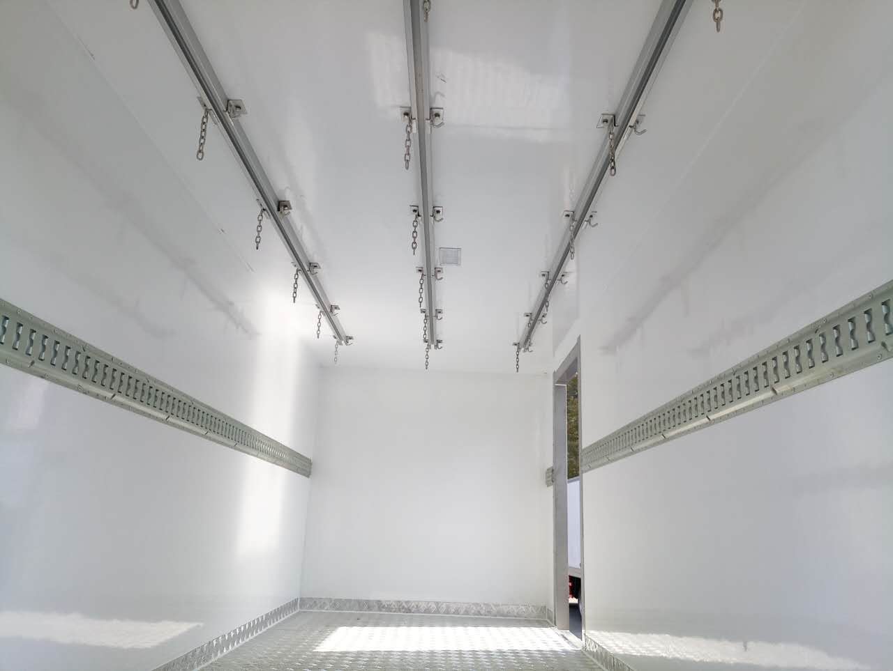 歐馬可4米2冷藏車 (2).jpg