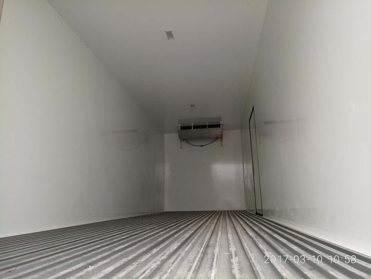 歐馬可國(guó)五7米6冷藏車