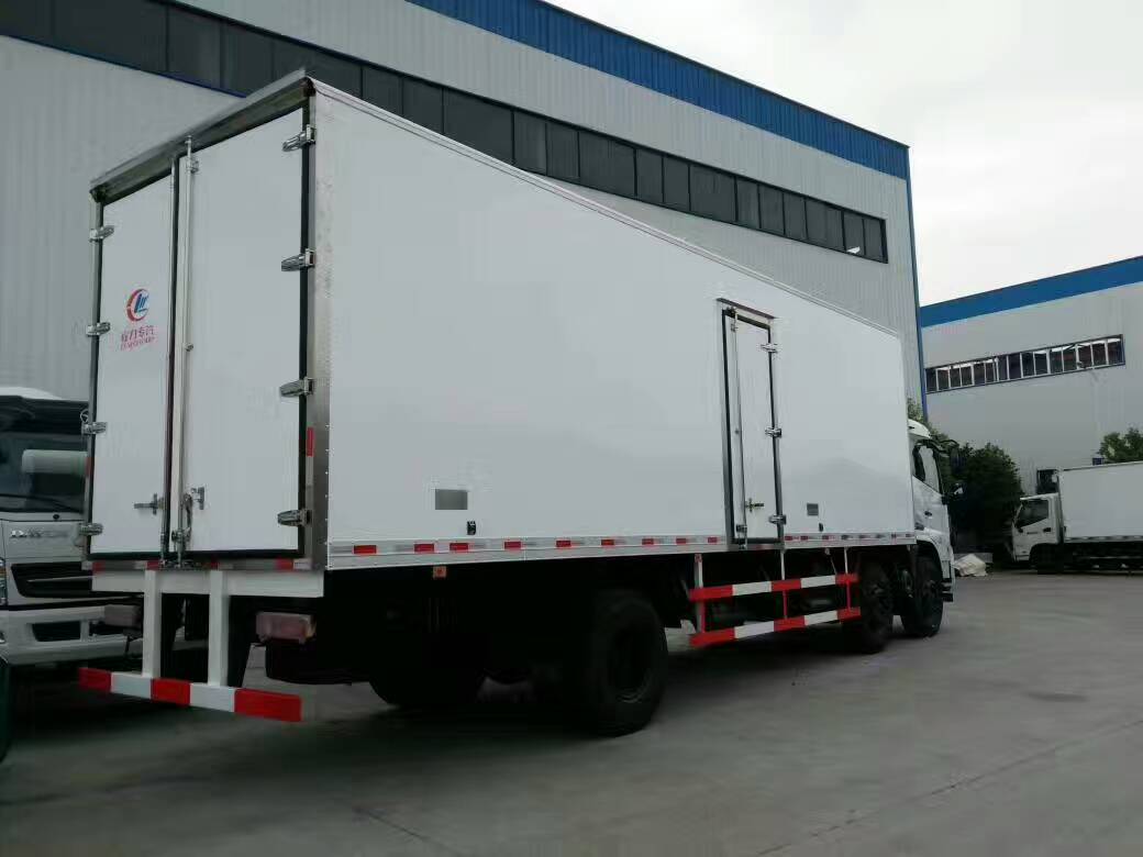 天錦國五8米6冷藏車 (3).jpg