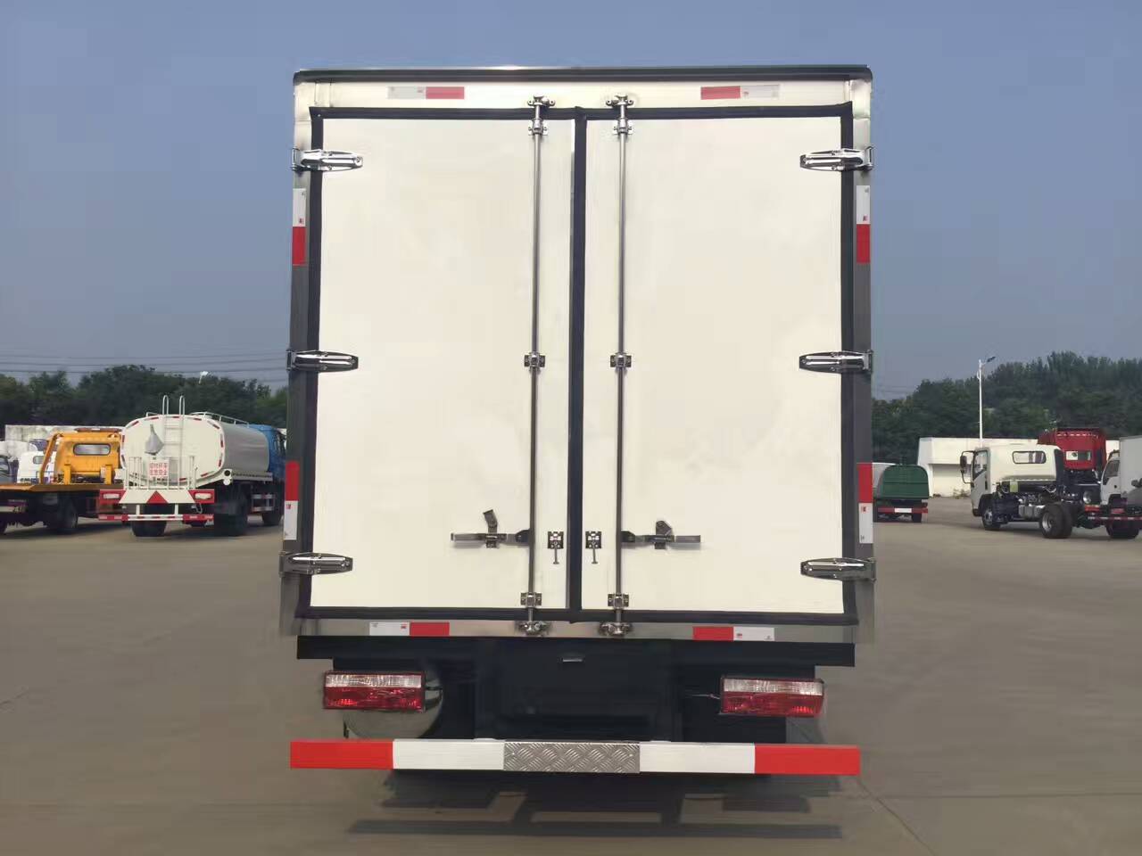 江淮帥鈴國五排半冷藏車 (5).jpg