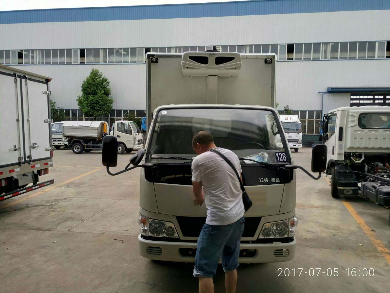 江鈴國(guó)五4米2冷藏車