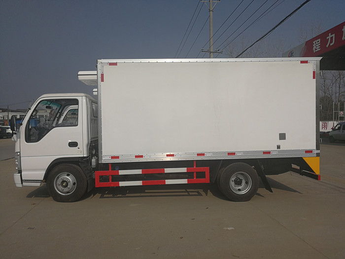 五十鈴國五4米2冷藏車 (2).jpg