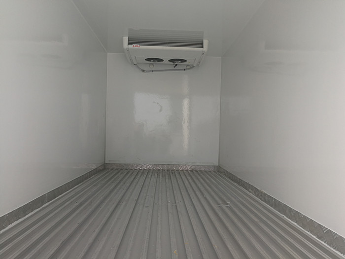 五十鈴國五4米2冷藏車 (3).jpg