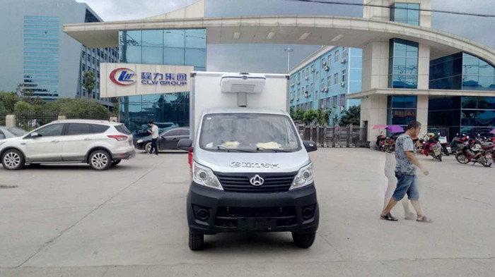 長(zhǎng)安國(guó)五2米7冷藏車(chē) (1).jpg