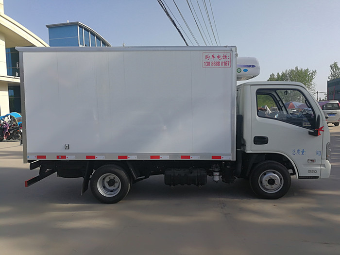 躍進(jìn)小福星冷藏車 (1).jpg