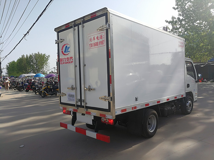 躍進(jìn)小福星冷藏車 (2).jpg