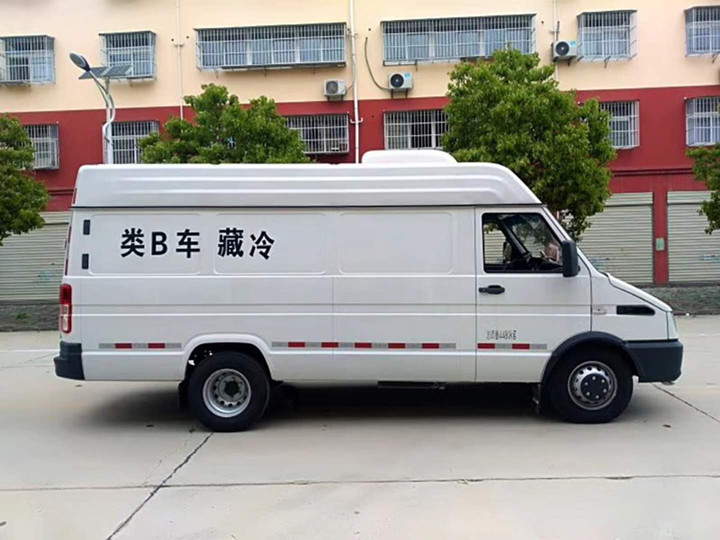 依維柯寶迪國五8方面包冷藏車 (4).jpg