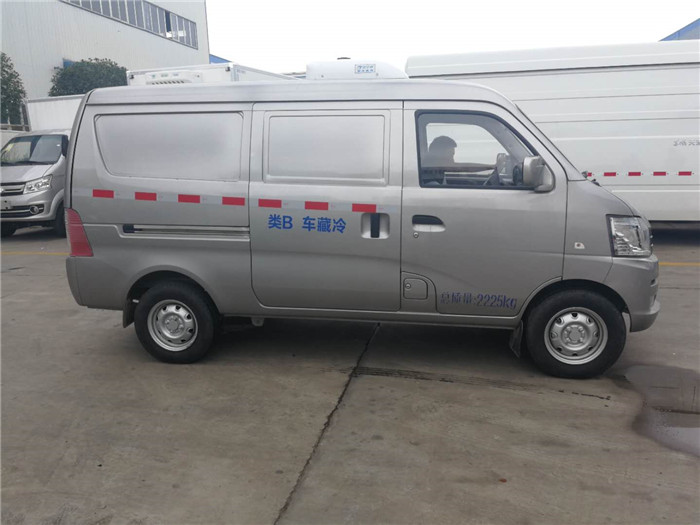 長安國五面包冷藏車 (3).jpg
