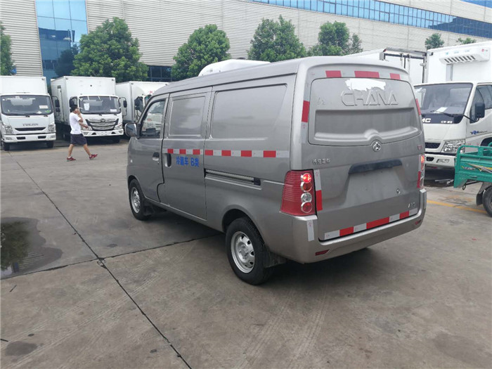 長安國五面包冷藏車 (5).jpg