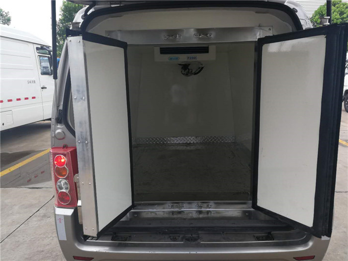 長安國五面包冷藏車 (8).jpg