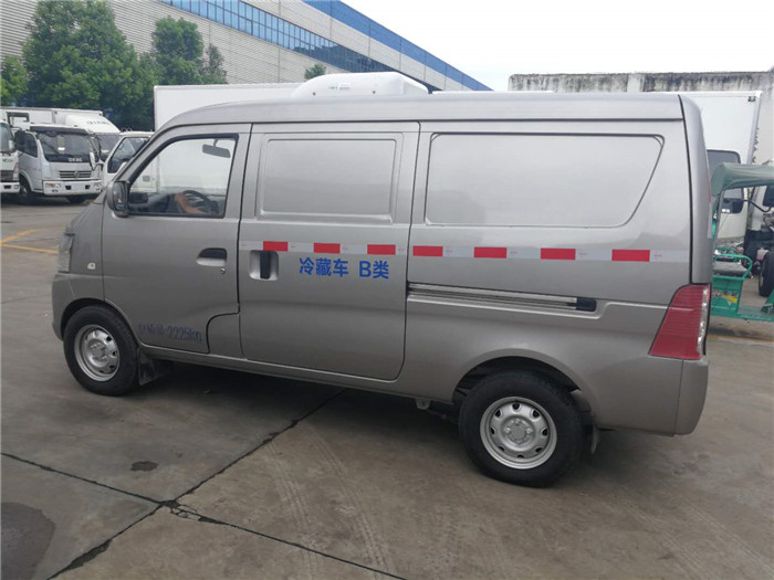 長(zhǎng)安國(guó)五小型面包冷藏車
