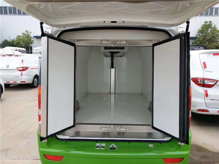 東風小康面包冷藏車