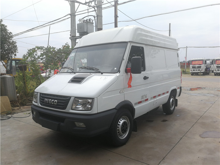 依維柯國五面包冷藏車