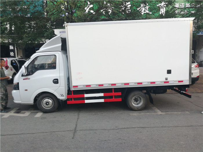 東風(fēng)途逸國五3米5冷藏車 (3).jpg