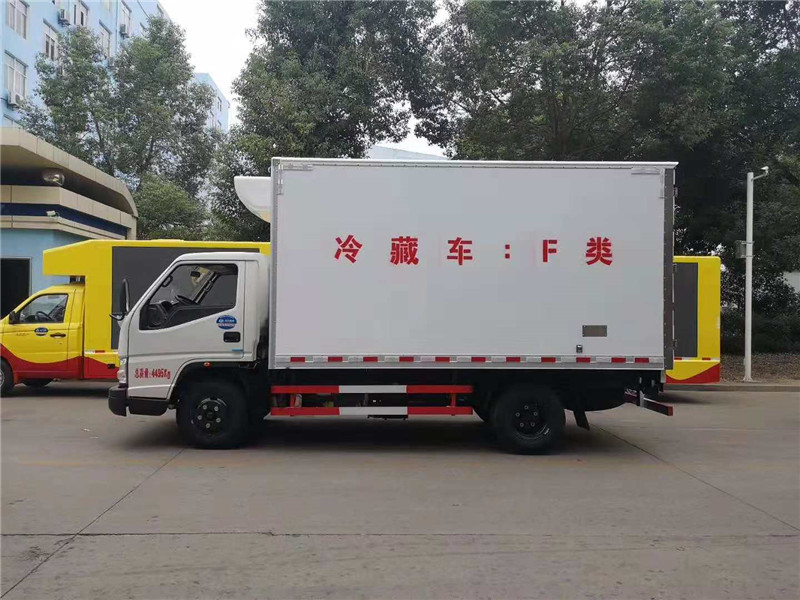 江鈴順達寬體4米2冷藏車
