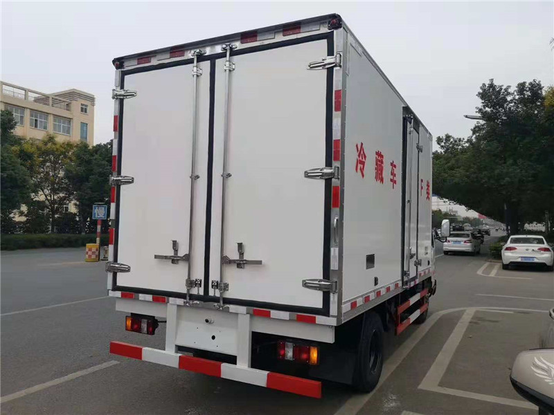 江鈴順達寬體4米2冷藏車