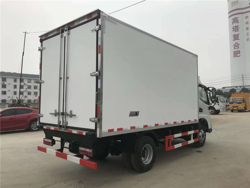 江淮駿鈴4米2肉鉤冷藏車 (6).jpg