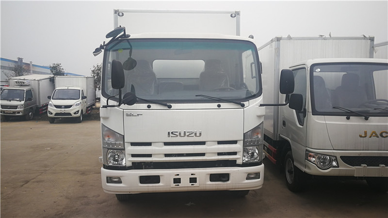 五十鈴5米2肉鉤冷藏車 (1).jpg