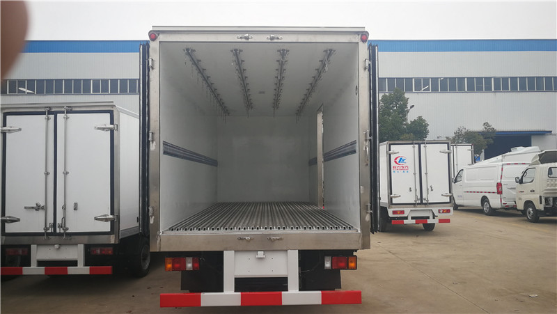 五十鈴5米2肉鉤冷藏車 (5).jpg