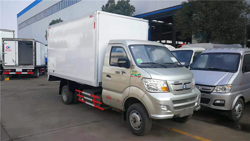 重汽王牌油氣兩用3米5冷藏車 (2).jpg
