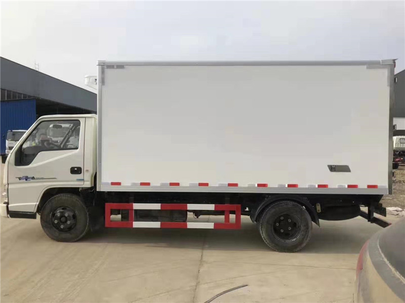 江鈴小龍蝦運(yùn)輸冷藏車 (8).jpg