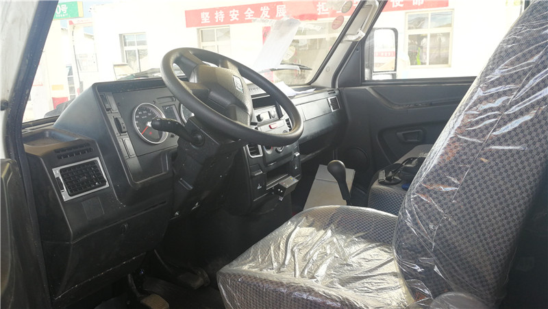 依維柯后雙輪 (11).jpg