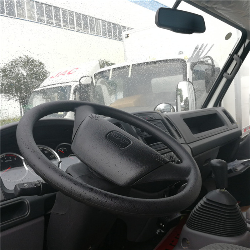 江鈴順達寬體4米2冷藏車 (5).jpg