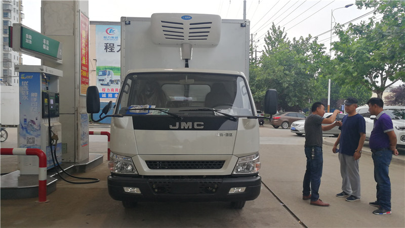 江鈴順達肉鉤冷藏車 (3).jpg