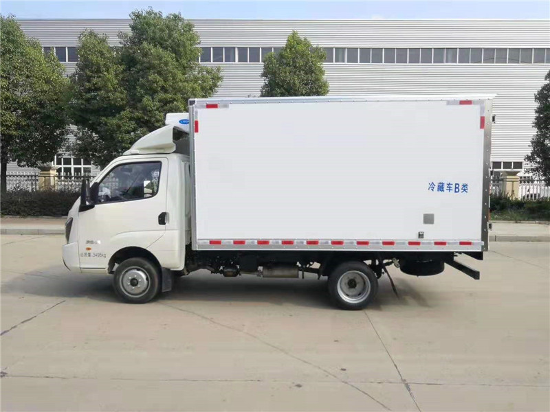 飛碟國六3米5冷藏車 (7).jpg