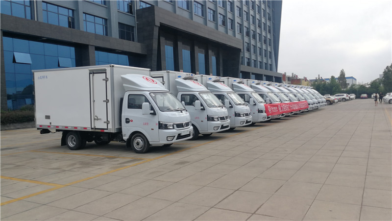 東風(fēng)途逸國六3米5冷藏車 (2).jpg