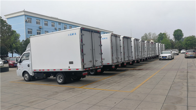 東風(fēng)途逸國六3米5冷藏車 (7).jpg