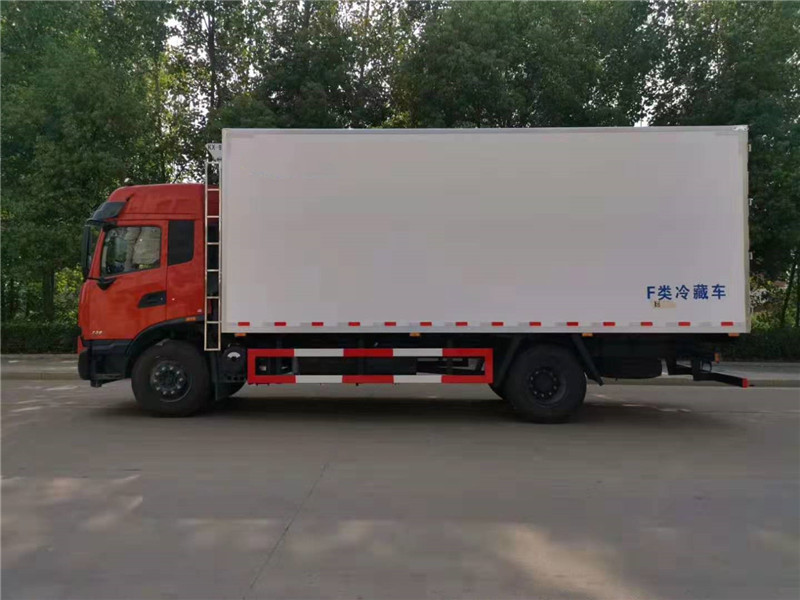 東風(fēng)天錦國六6米8冷藏車 (5).jpg