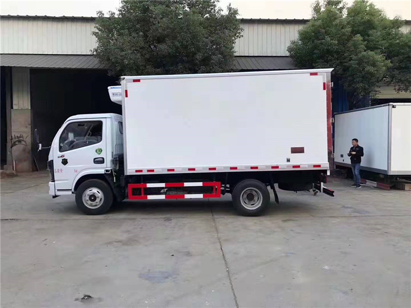 東風(fēng)國六4米2冷藏 (3).jpg