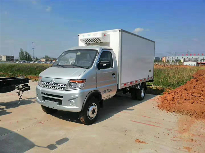 長安神騏國六3米2冷藏車 (1).jpg