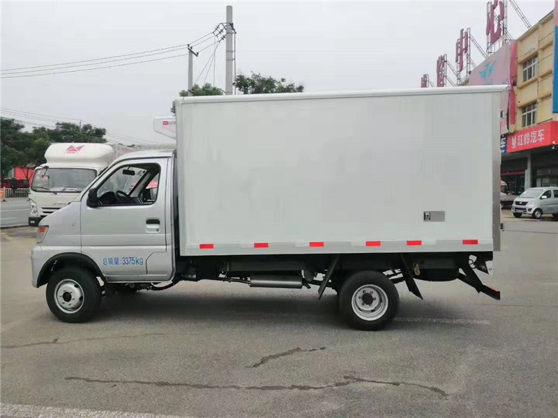 長安神騏國六3米2冷藏車 (3).jpg