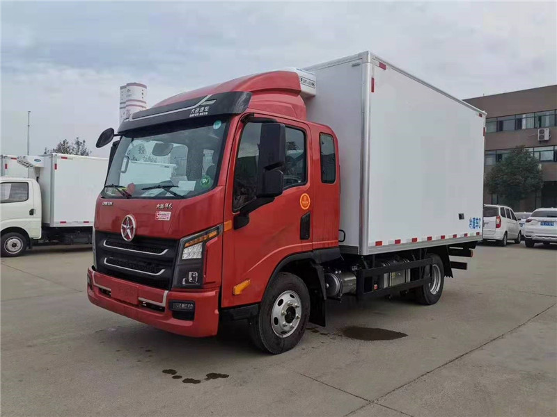 大運(yùn)祥龍排半冷藏車