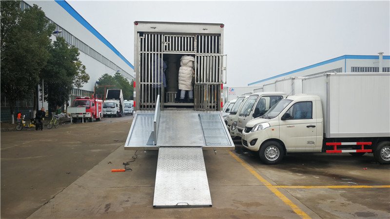 東風(fēng)天錦豬苗運(yùn)輸車 (10).jpg